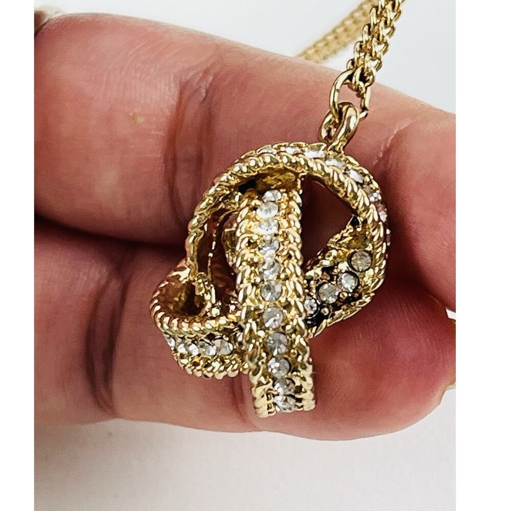 Tahari Goldtone Knotted Chain Necklace Pendant Rhinestones Rope Braided 3 Strand - Picture 3 of 16